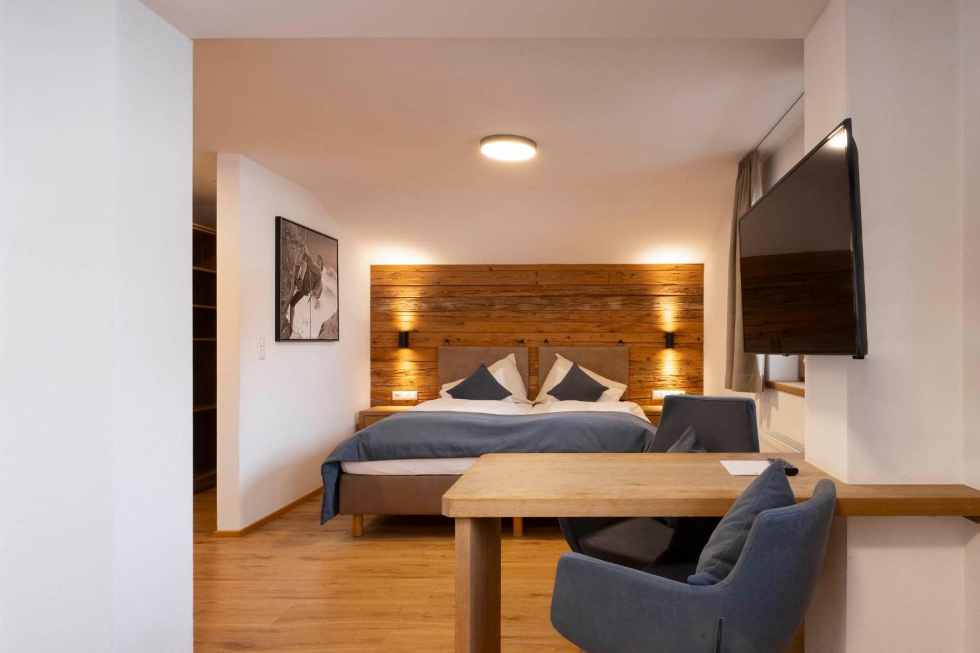 Hotel Brugger フルプメス エクステリア 写真